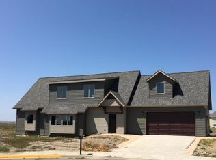 2004 Ridgeway Pl, Pierre, SD 57501
