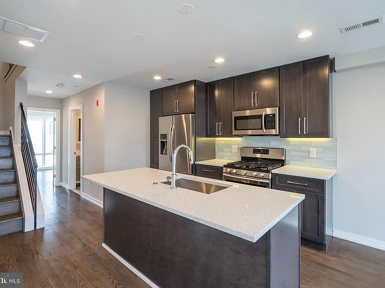 1432 Clymer St #3 — Photo 6