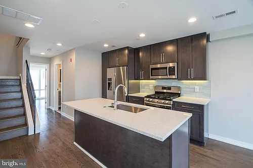 1436 Clymer St #3 Photo 1