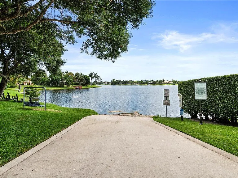 1560 Yachtman Pl — Photo 30