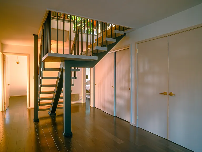 137 Cedar Ln — Photo 40