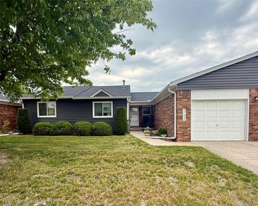 37830 Erna Dr, Sterling Heights, MI, 48312