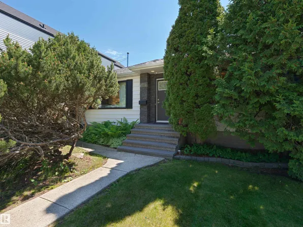 9311 75th Ave NW, Edmonton, AB T6E 1H3