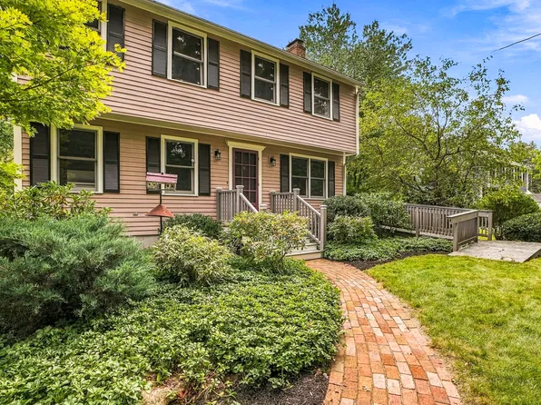 3 Eben St, Milford, MA 01757