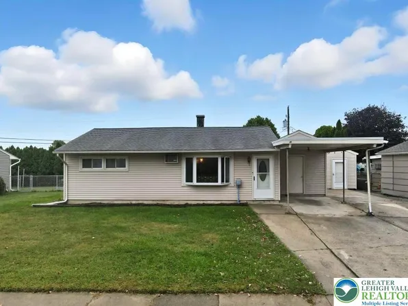 21 Magna Dr, Coplay, PA 18037