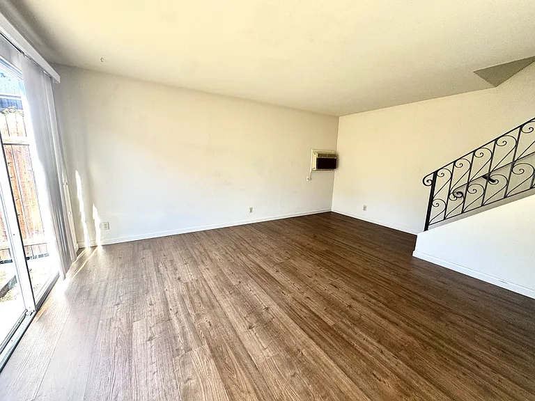 43186 Starr St #D — Photo 8