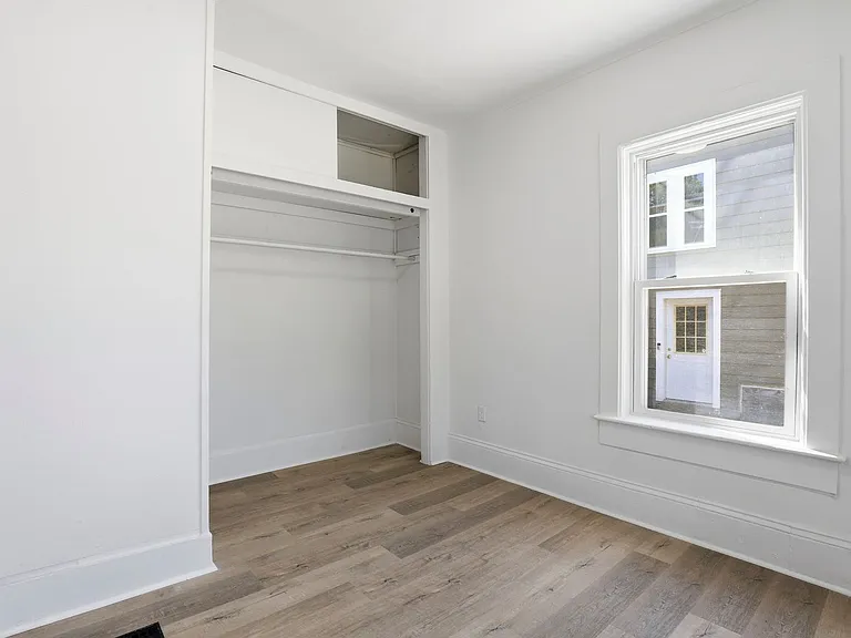 840 Jackson St — Photo 16