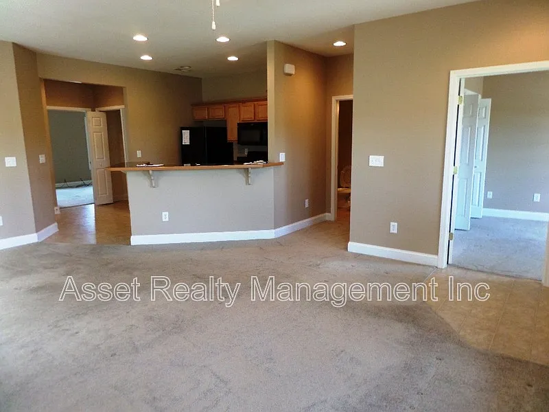2 bed, 2.0 bath, 1028 sqft, $1,925 — Photo 4