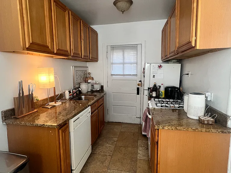 5713 N Magnolia Ave #2 — Photo 2