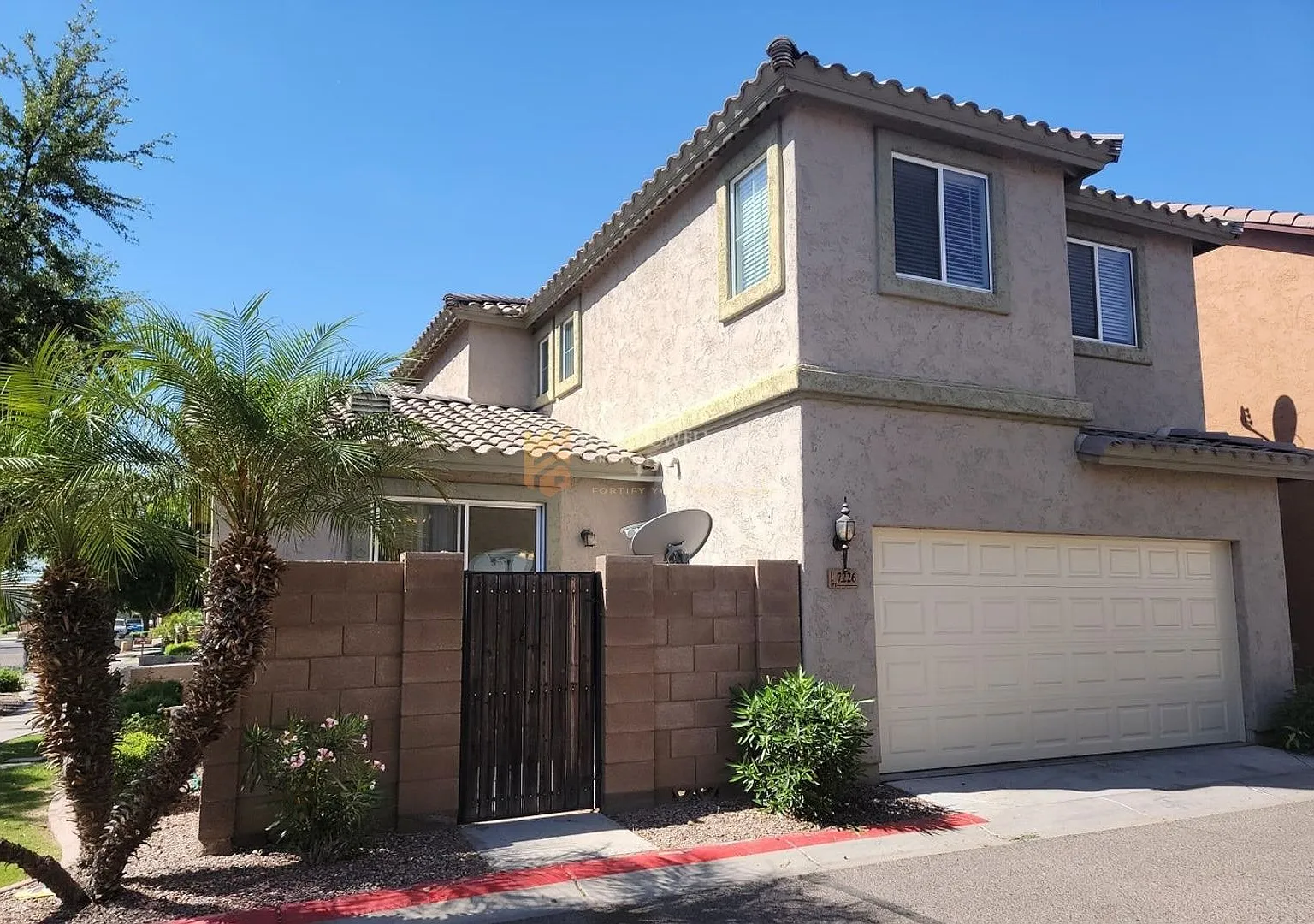 3 Bedroom, 2.5 Bathroom Home Available Now — Photo 2