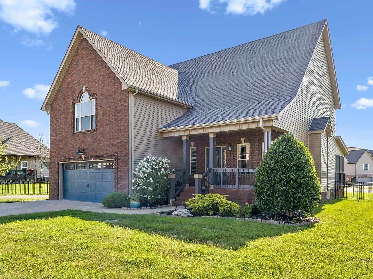5 bed, 2608 sqft, $2,500 — Photo 4