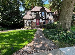 554 Greenvale Rd, Cleveland, OH 44121