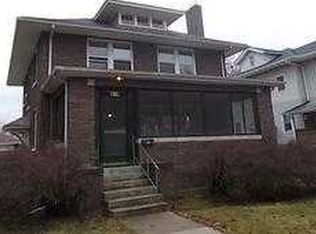737 5th Ave S, Clinton, IA 52732