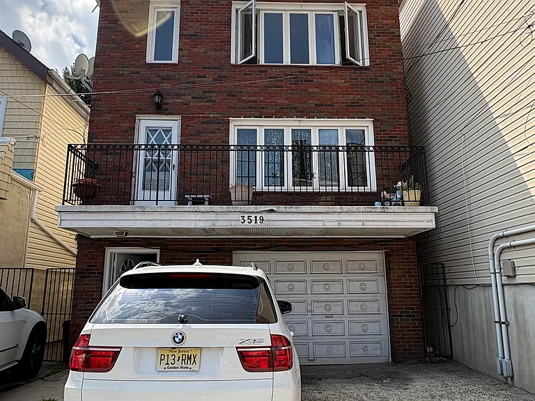 3519 Kennedy Blvd — Photo 1