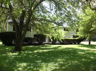 725 New Paltz Rd, Lloyd, NY 12528