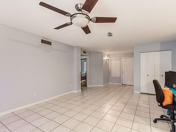4th image of 278 S Elm St