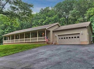 23 Godfrey Rd, Felton, PA 17322
