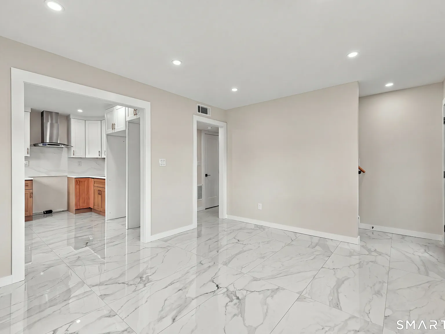 4 bed, 1.5 bath, 720 sqft, $2,900 — Photo 3