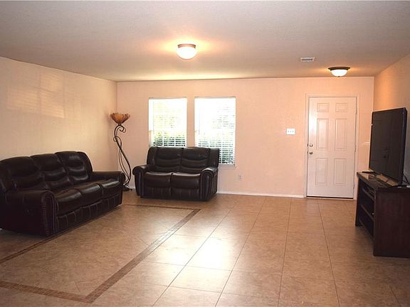5th image of 1359 Emily Ct