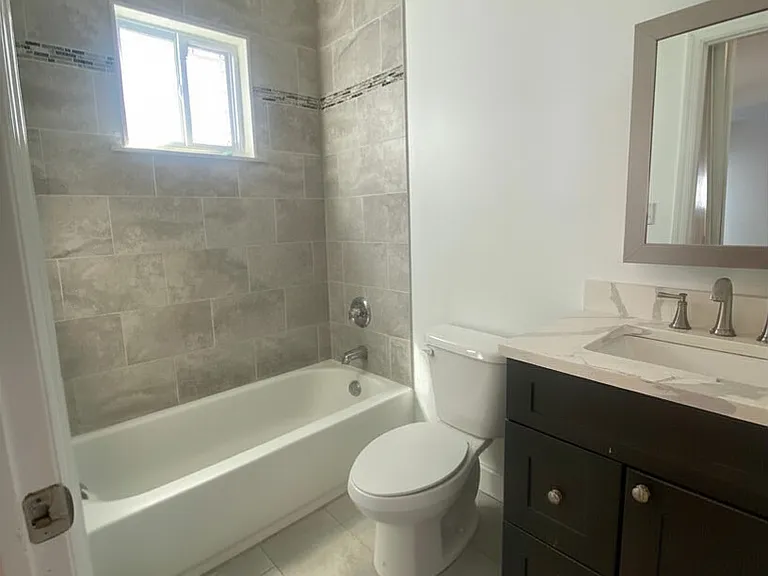 334 Bond St #2E — Photo 9