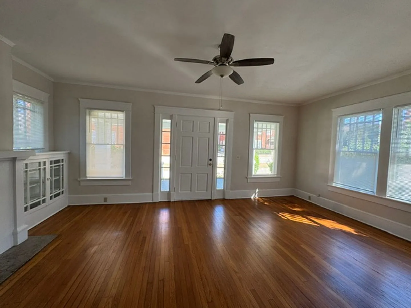 103 North Lewis Street — Photo 4