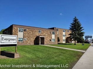 220 Gateway Dr NW APT 10, East Grand Forks, MN 56721