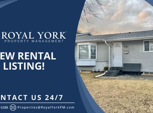 1342 Poprad Ave #2, Pickering, ON L1W1L1