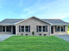 10172 New Columbia Rd, Campbellsville, KY