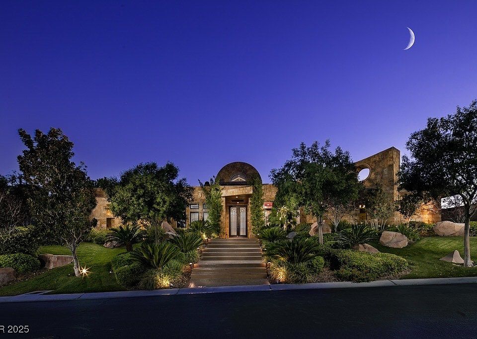 1st image of 15 Golden Sunray Ln