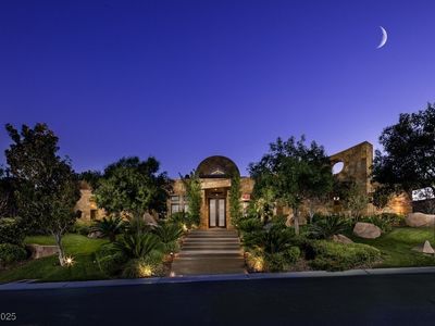 15 Golden Sunray Ln, Las Vegas, NV, 89135