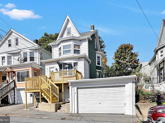 3rd image of 307 Indiana Ave
