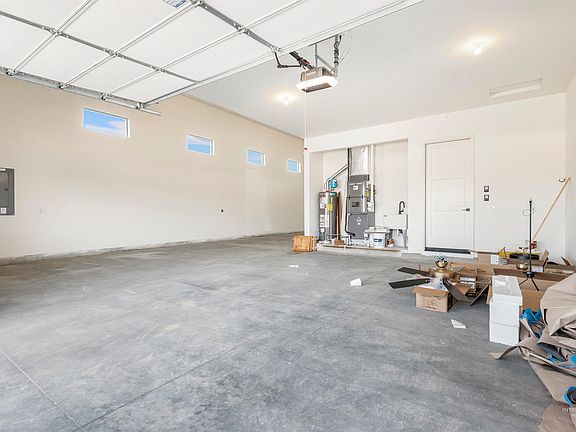 3rd image of 4622 N McKinley Park