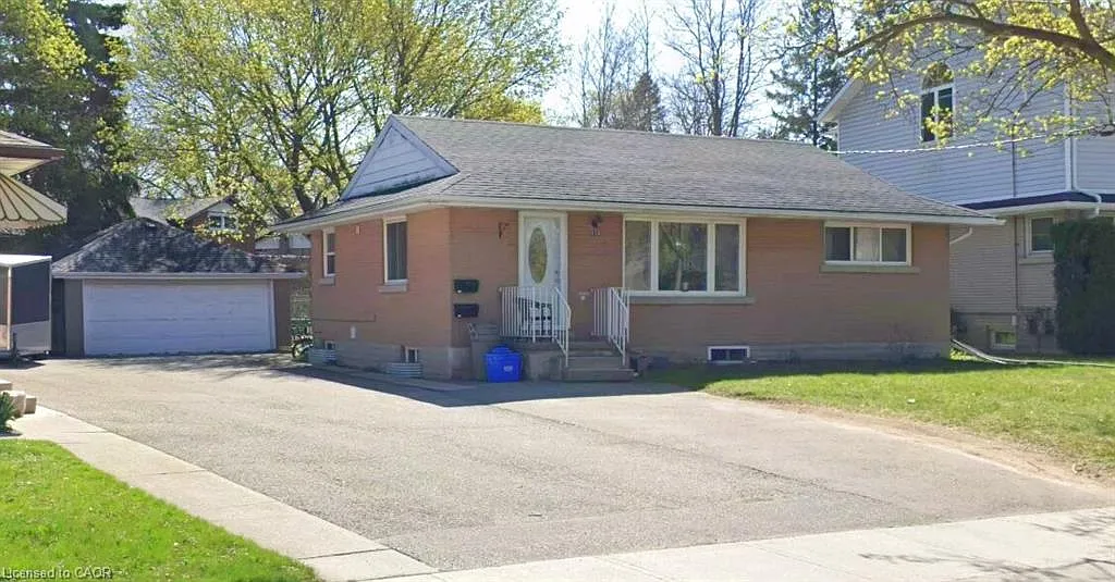 116 Siebert Avenue Kitchener — Photo 1