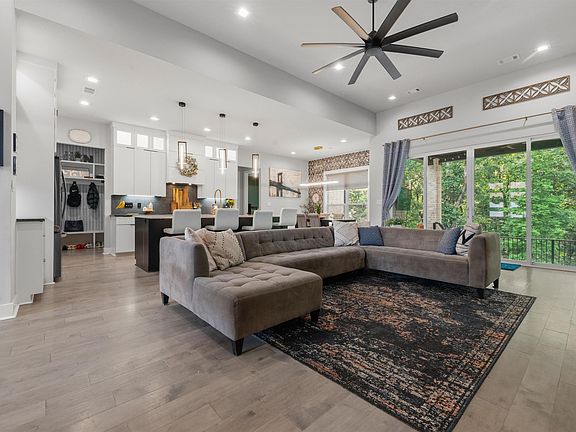 2nd image of 29 Fletcher Ridge Cir