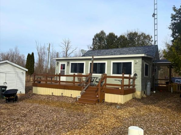 4686 Lakeview Ave, Silverwood, MI 48760