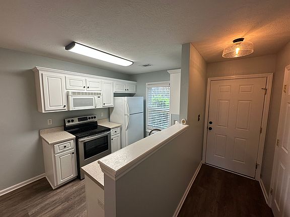 4th image of 537 Southern Hills Dr