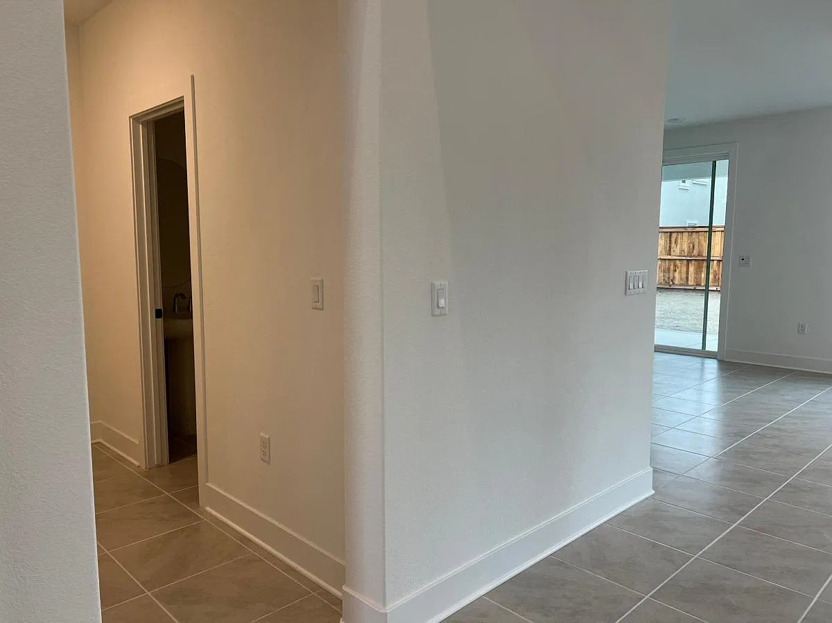 4 bed, 3119 sqft, $3,700 — Photo 3