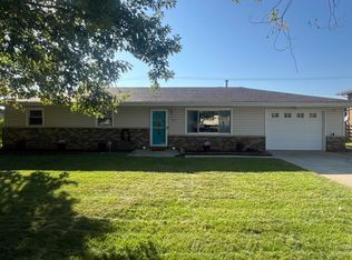 9542 Roosevelt Pl, Crown Point, IN 46307