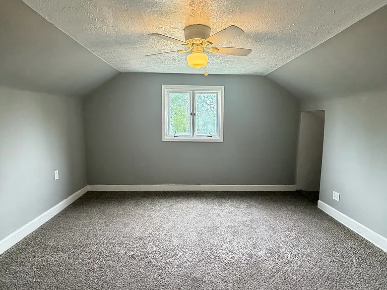 13814 Durkee Ave — Photo 12