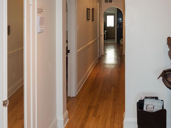 3rd image of 6150 N Hamilton Ave APT 3
