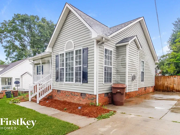 3628 Sharon Ave — Photo 2