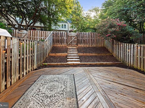 5th image of 3889 Mohr Oak Ct