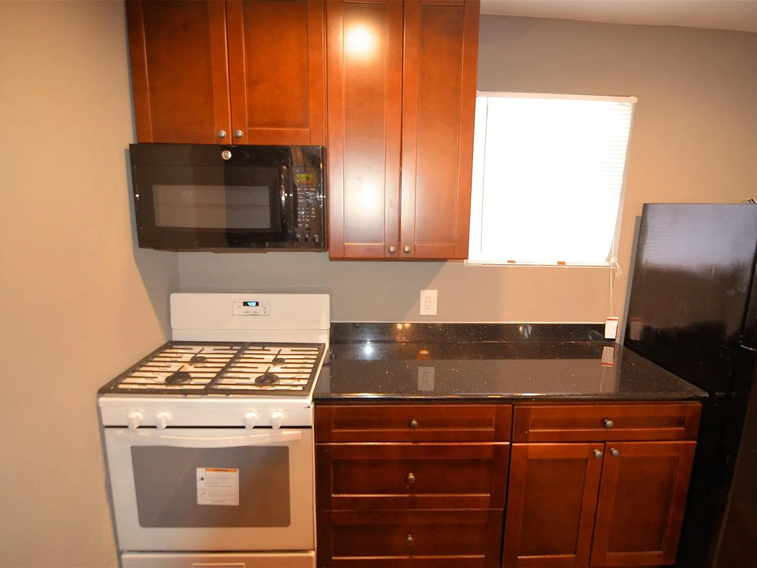 1 bed, 1.0 bath, 700 sqft, $895 — Photo 4