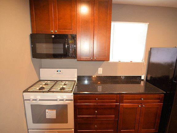4th image of 2123 Marion St #1