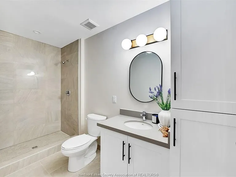 6550 Wyandotte St E #201 — Photo 16