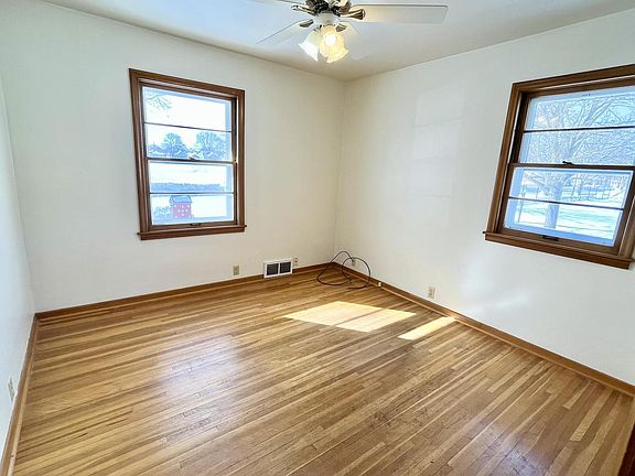 5th image of 703 South 33rd STREET