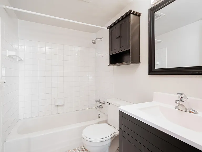 Trentwood Apartments — Photo 3