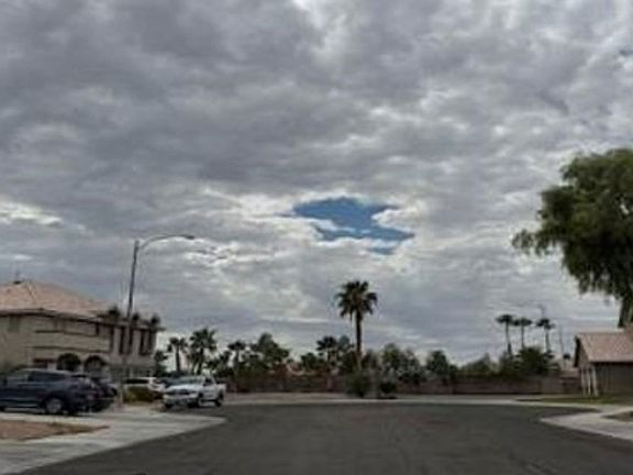 Exterior Neighborhood (street photo)