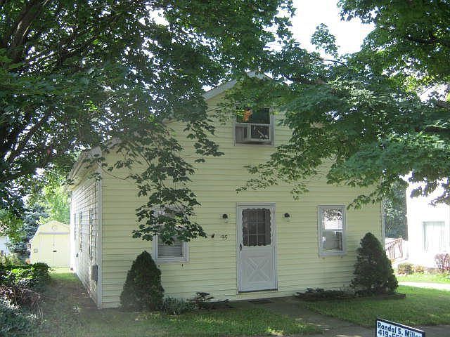 1st image of 95 E Main St