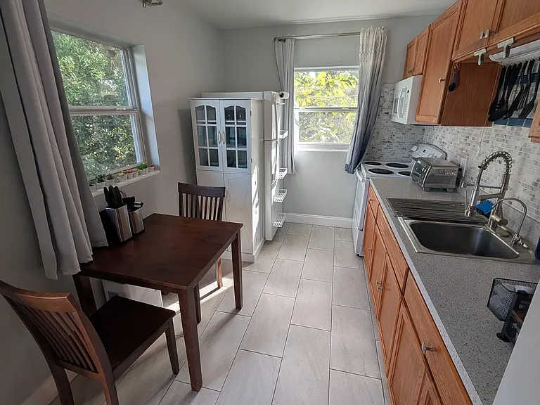 1422 Minnesota St — Photo 4